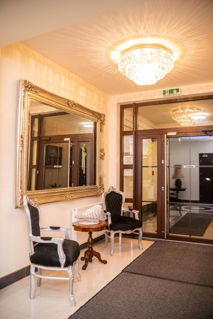 Hotel Artur Auschwitz Buitenkant foto