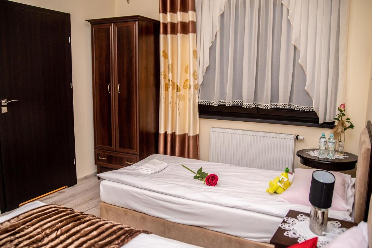 Hotel Artur Auschwitz Buitenkant foto
